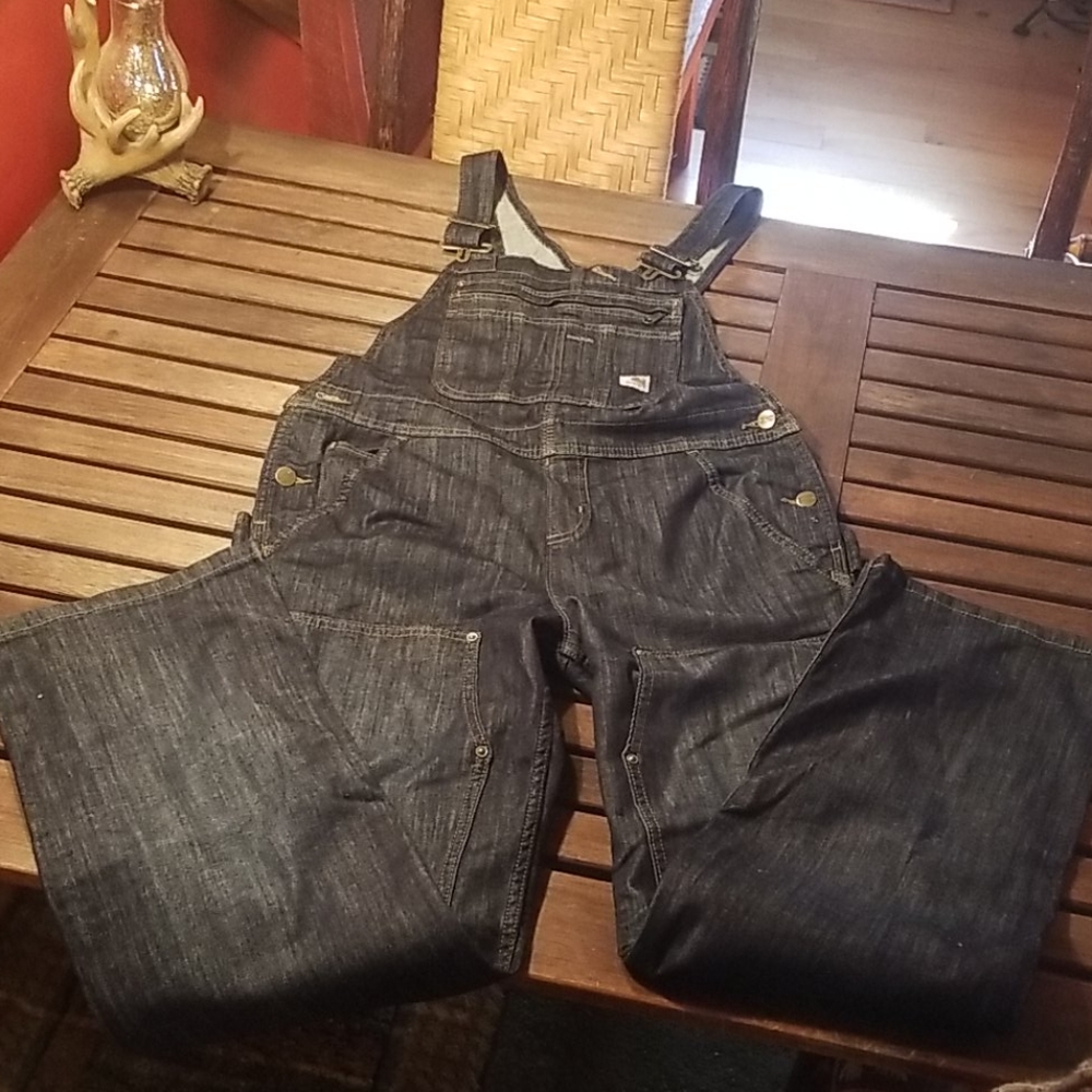 NWOT Carhartt womens overalls, size 4